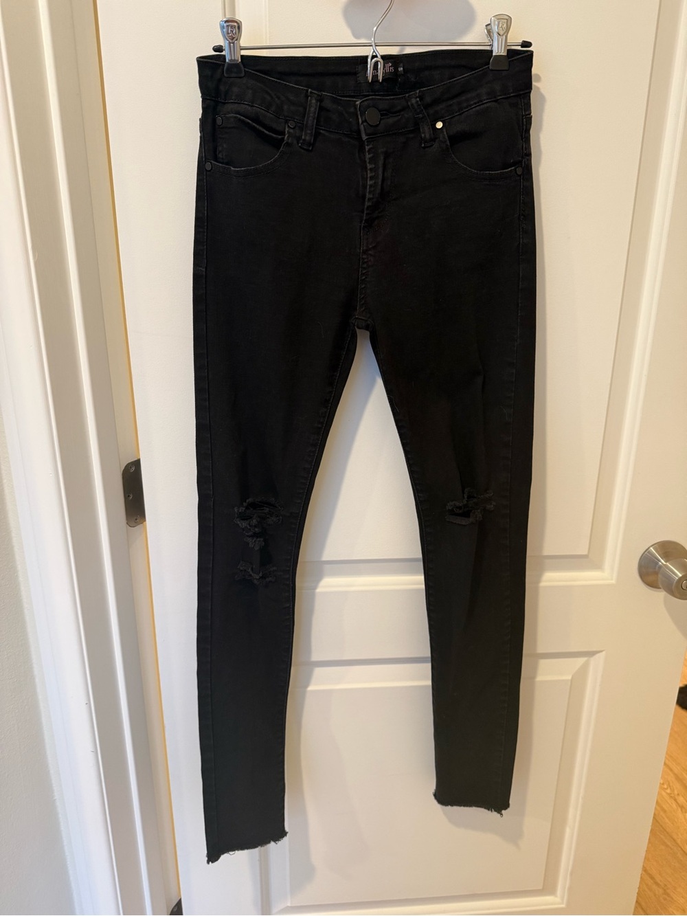 Amaryllis Black Ripped Skinny Jeans